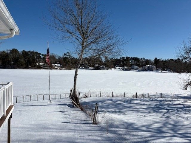 91 Agawam Lake Shore Drive, Wareham, MA 02571