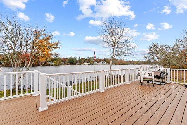91 Agawam Lake Shore Drive, Wareham, MA 02571