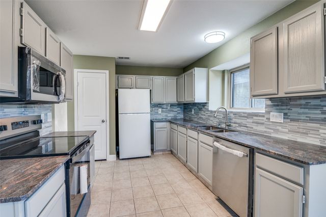 1229 Old Barn Lane, Mesquite, TX 75149