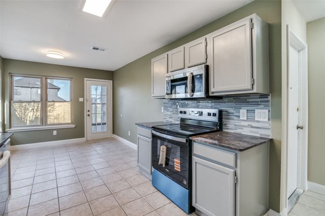 1229 Old Barn Lane, Mesquite, TX 75149