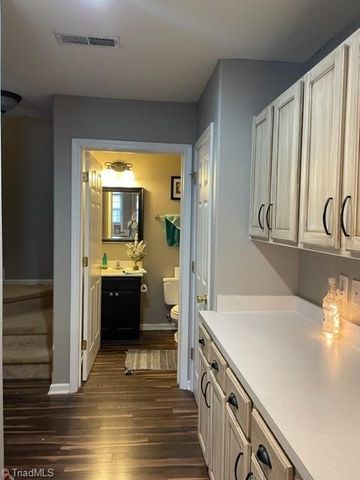 4107 Mcconnell Drive, Kernersville, NC 27284