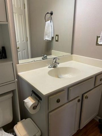 4107 Mcconnell Drive, Kernersville, NC 27284