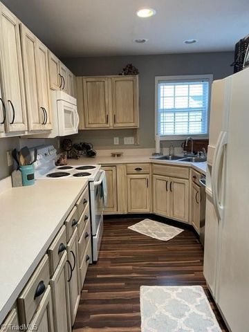 4107 Mcconnell Drive, Kernersville, NC 27284