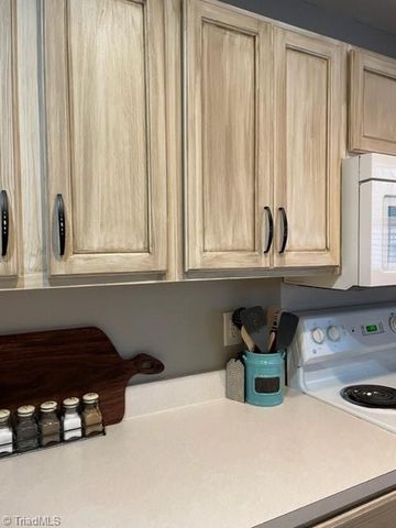 4107 Mcconnell Drive, Kernersville, NC 27284