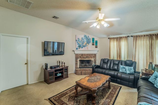 1634 Powder Horn Lane, Arlington, TX 76018