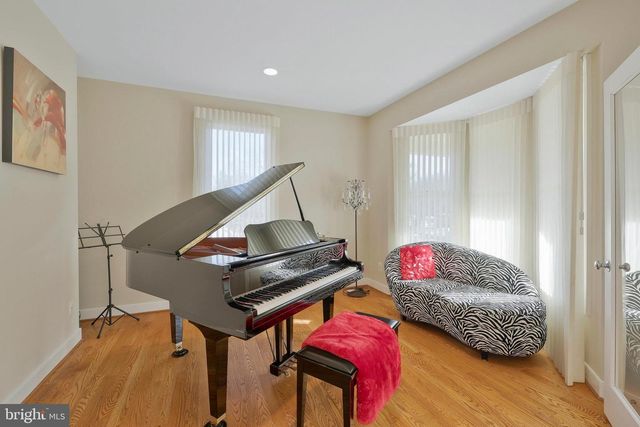 5922 CHESTERBROOK RD, Mclean, VA 22101