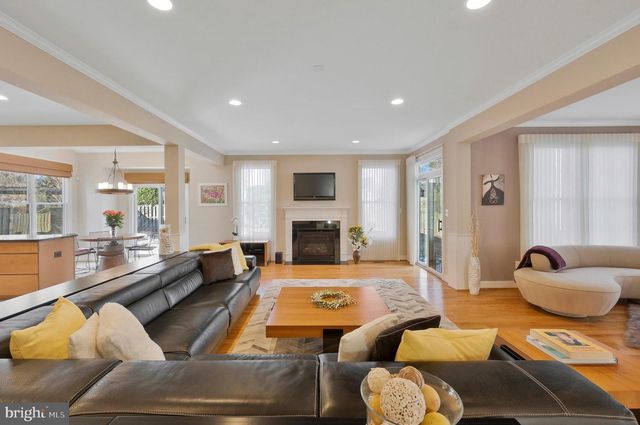 5922 CHESTERBROOK RD, Mclean, VA 22101