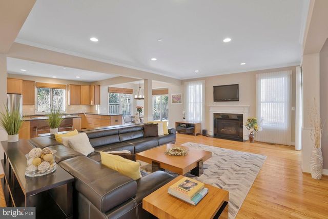 5922 CHESTERBROOK RD, Mclean, VA 22101