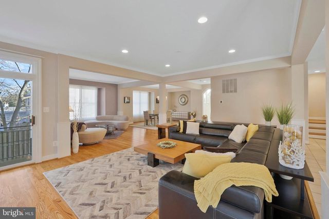 5922 CHESTERBROOK RD, Mclean, VA 22101