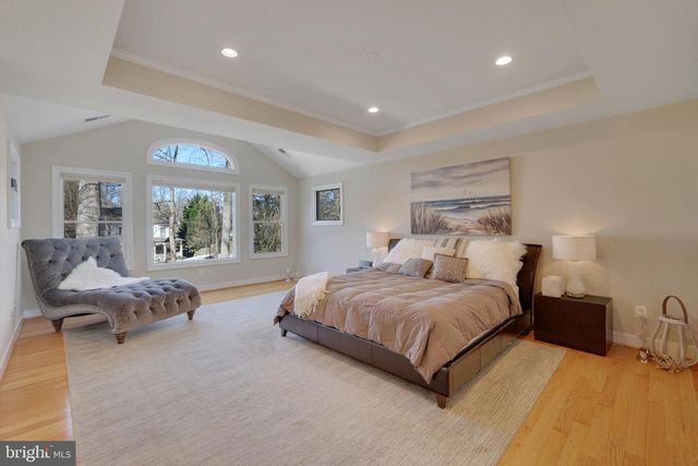 5922 CHESTERBROOK RD, Mclean, VA 22101