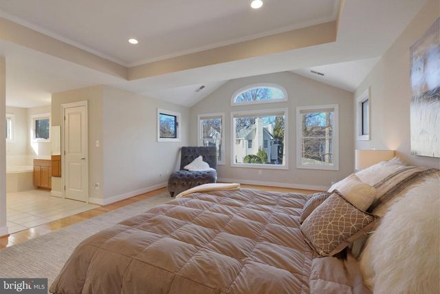 5922 CHESTERBROOK RD, Mclean, VA 22101