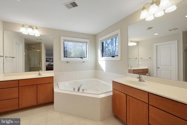 5922 CHESTERBROOK RD, Mclean, VA 22101