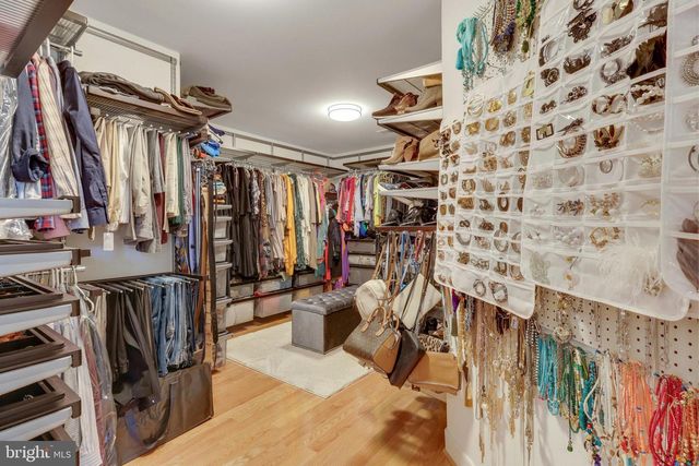 5922 CHESTERBROOK RD, Mclean, VA 22101