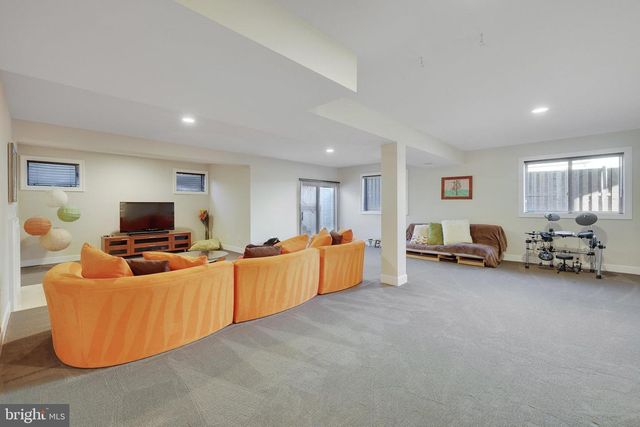 5922 CHESTERBROOK RD, Mclean, VA 22101