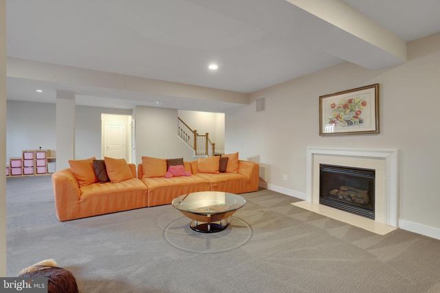 5922 CHESTERBROOK RD, Mclean, VA 22101