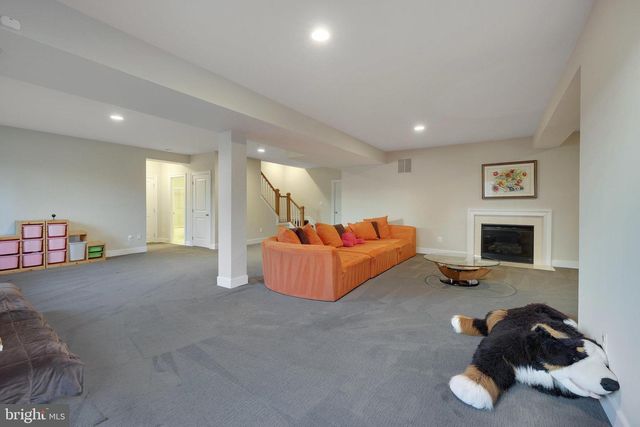 5922 CHESTERBROOK RD, Mclean, VA 22101