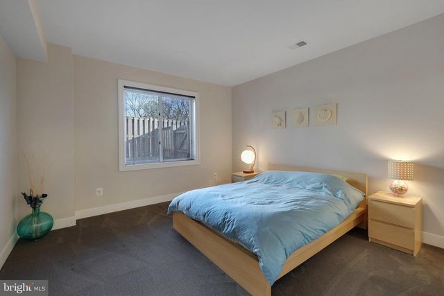 5922 CHESTERBROOK RD, Mclean, VA 22101