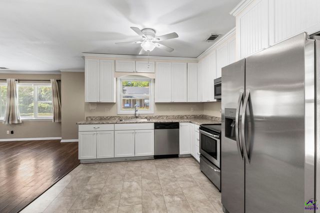 130 S Pleasant Hill Road, Warner Robins, GA 31088
