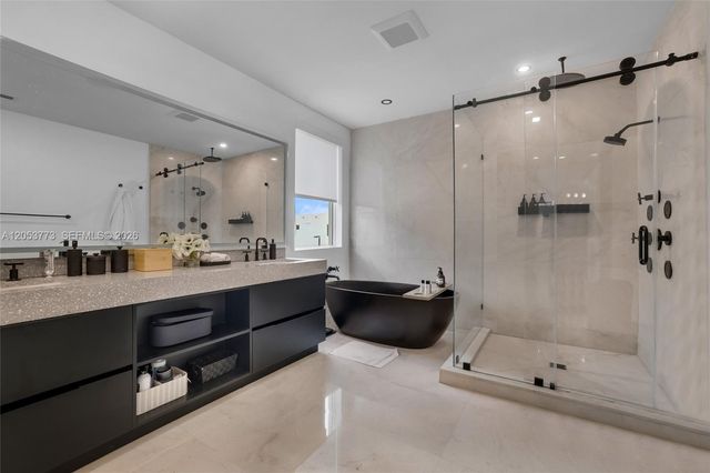 7541 NW 100th Avenue, Doral, FL 33178