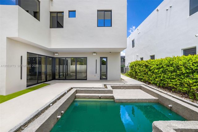 7541 NW 100th Avenue, Doral, FL 33178