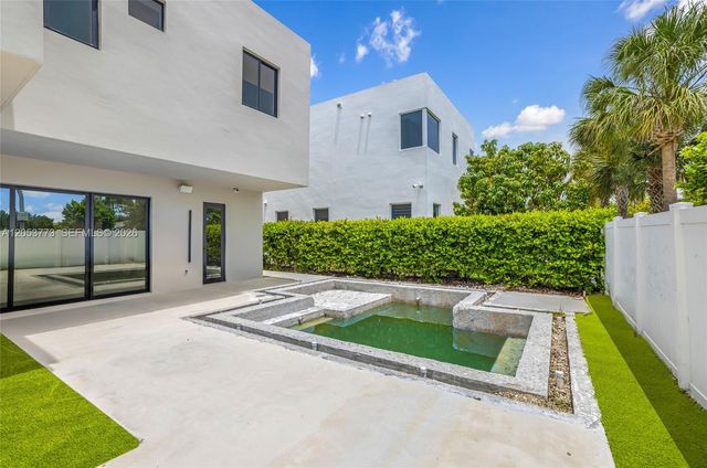 7541 NW 100th Avenue, Doral, FL 33178