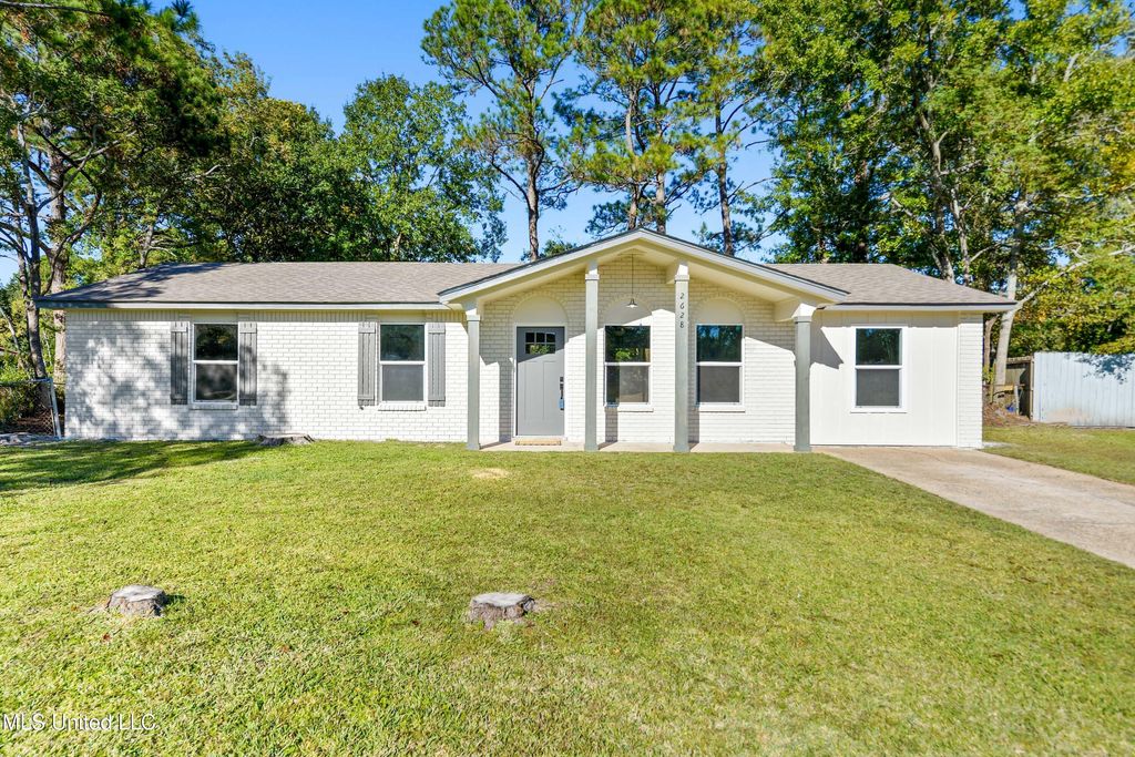 2628 San Lorenzo Street, Gautier, MS 39553