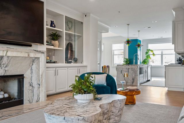 245 Seven Farms Drive Apt 330, Charleston, SC 29492