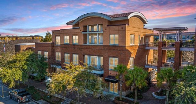 245 Seven Farms Drive Apt 330, Charleston, SC 29492
