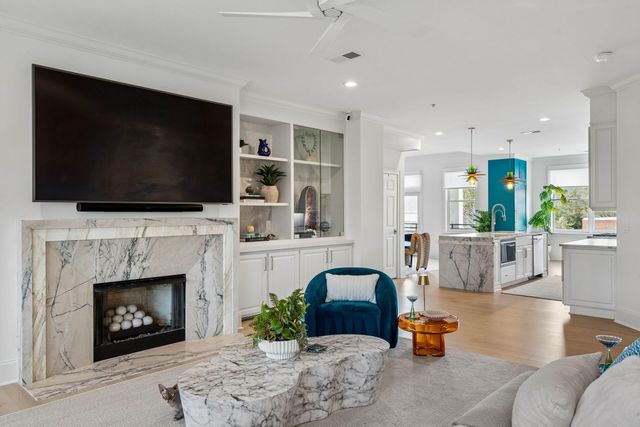 245 Seven Farms Drive Apt 330, Charleston, SC 29492