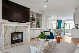 245 Seven Farms Drive Apt 330, Charleston, SC 29492
