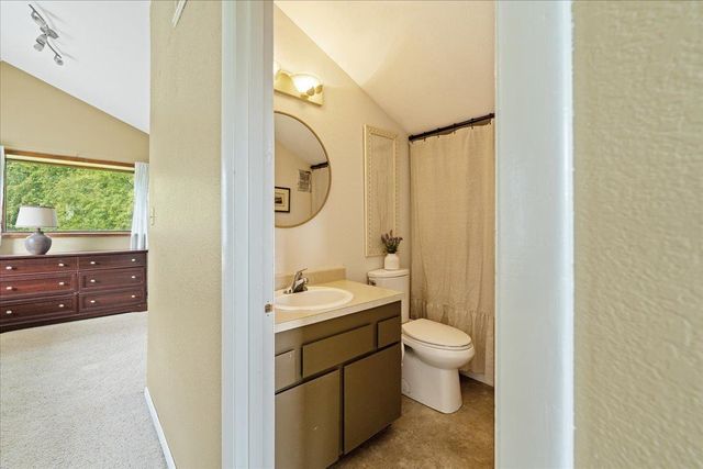 1592 TAROKA DRIVE, Fairbanks, AK 99709
