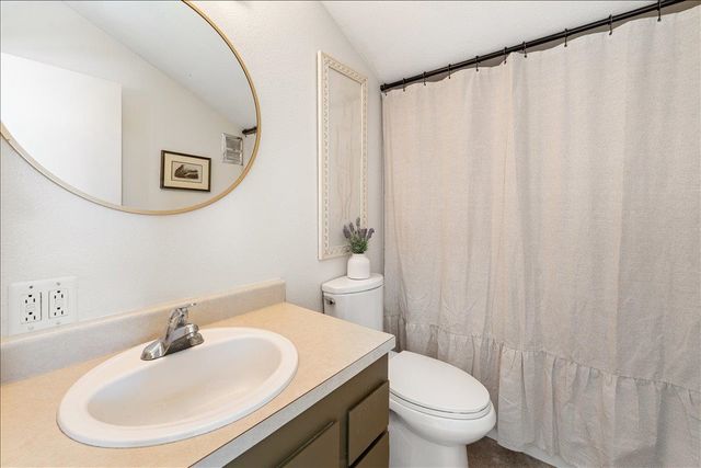 1592 TAROKA DRIVE, Fairbanks, AK 99709
