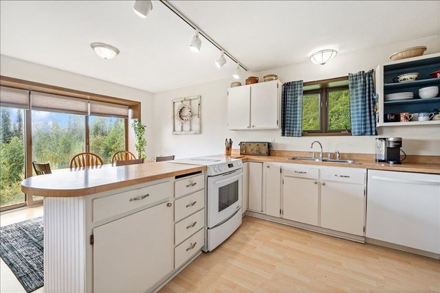 1592 TAROKA DRIVE, Fairbanks, AK 99709