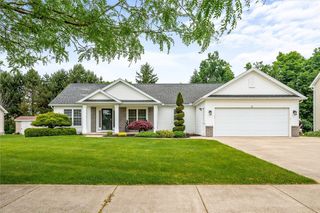 8 Brongo Lane, Gates, NY 14559