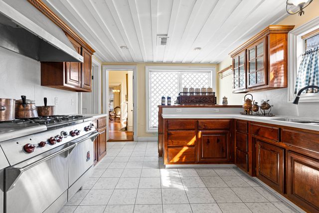 211 Market Street, Jefferson, TX 75657