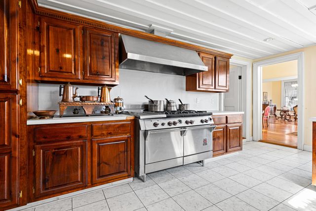 211 Market Street, Jefferson, TX 75657