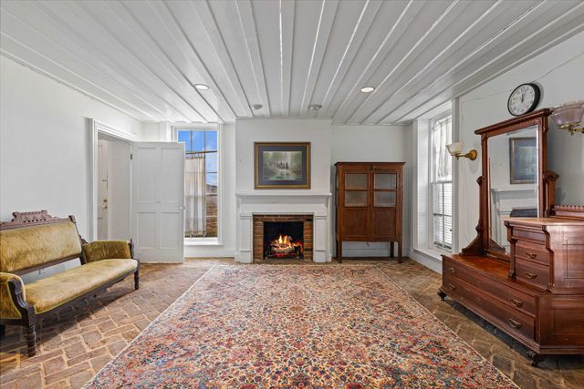 211 Market Street, Jefferson, TX 75657