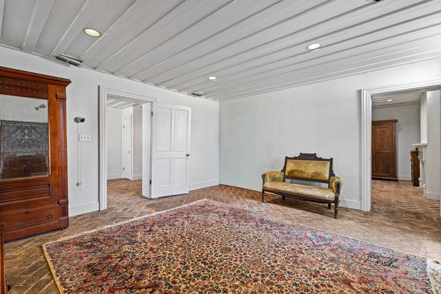 211 Market Street, Jefferson, TX 75657