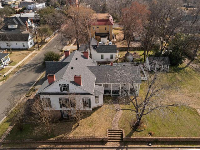 211 Market Street, Jefferson, TX 75657