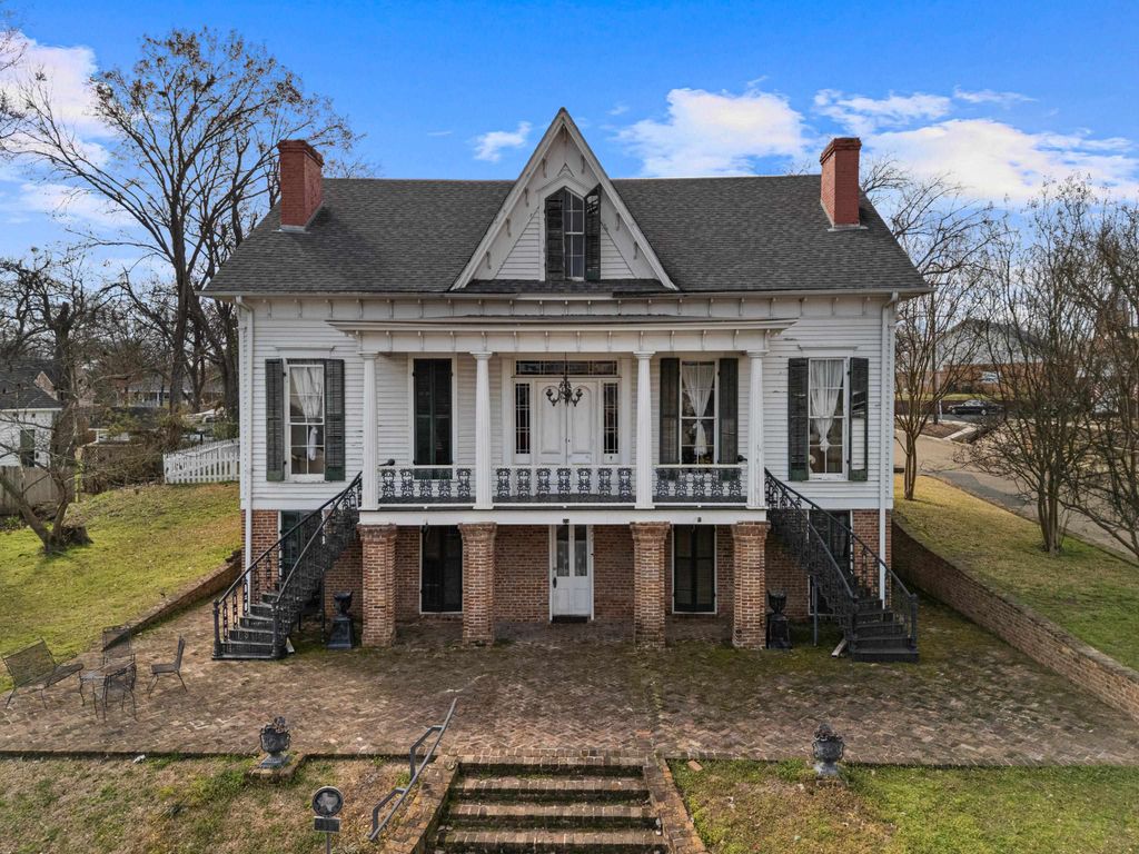 211 Market Street, Jefferson, TX 75657