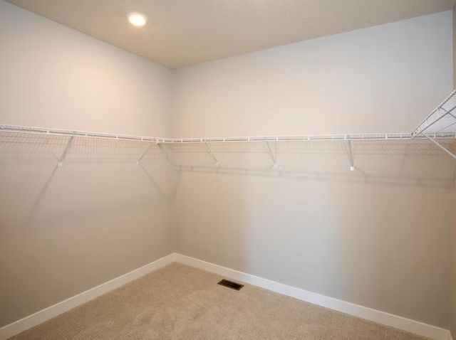 17940 Greenwich Way, Lakeville, MN 55044