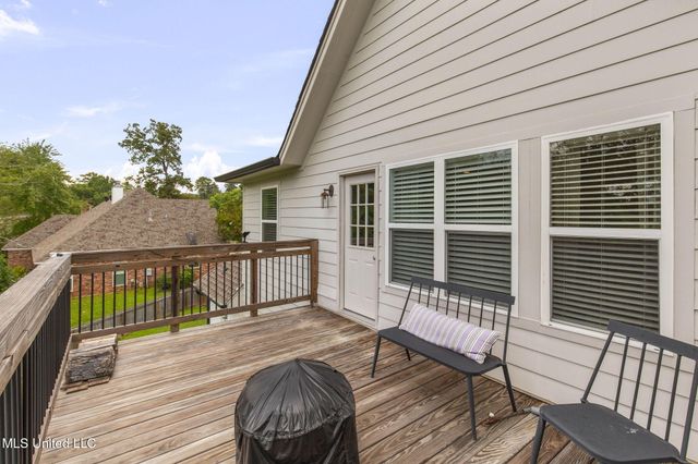 341 Woodlands Drive, Brandon, MS 39047