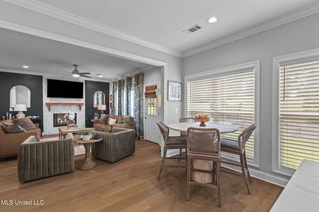 341 Woodlands Drive, Brandon, MS 39047