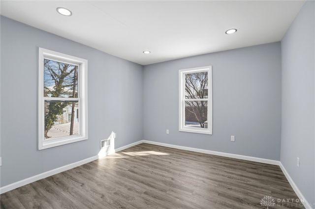 20 5 Oaks Avenue, Dayton, OH 45405