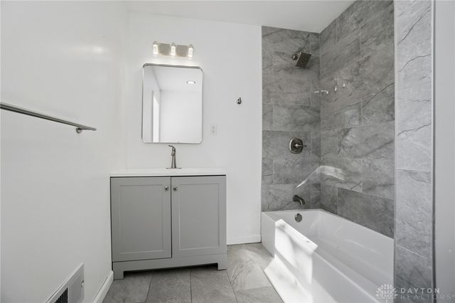 20 5 Oaks Avenue, Dayton, OH 45405