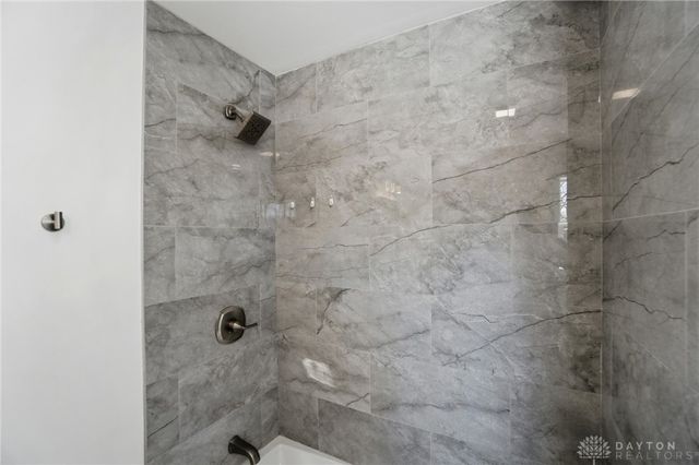 20 5 Oaks Avenue, Dayton, OH 45405