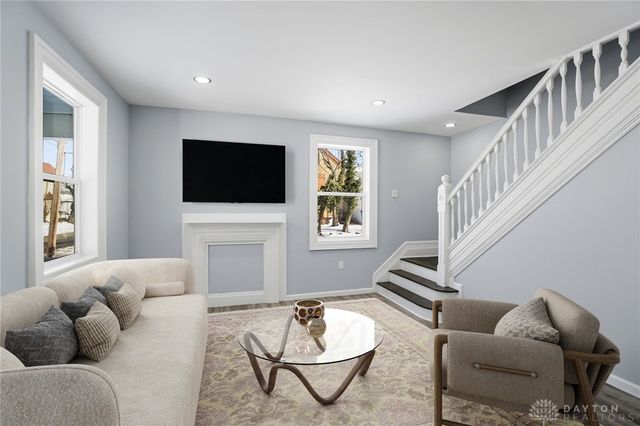 20 5 Oaks Avenue, Dayton, OH 45405