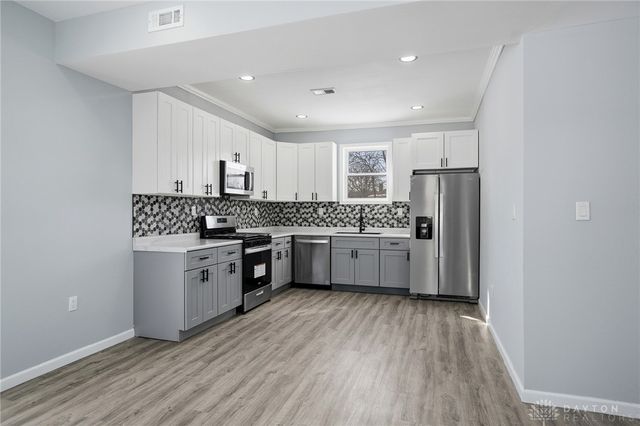 20 5 Oaks Avenue, Dayton, OH 45405