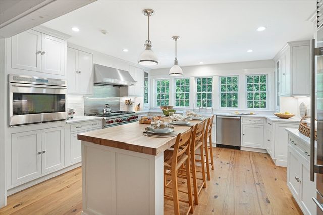53 Stoney Hill Road, West Tisbury, MA 02575