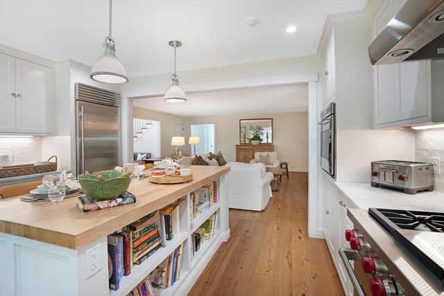 53 Stoney Hill Road, West Tisbury, MA 02575